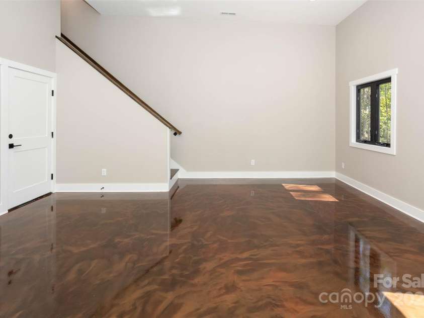 19 Terrace Forest Trail, Horse Shoe, NC 28742.  MLS# CAR4306634, YatesRealty ID 21214. 