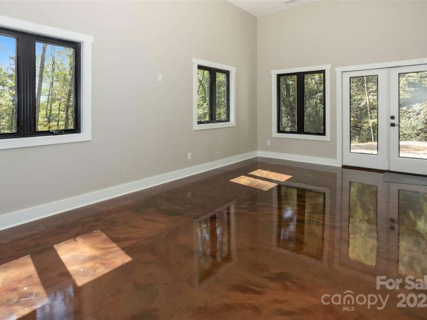 19 Terrace Forest Trail, Horse Shoe, NC 28742.  MLS# CAR4306634, YatesRealty ID 21214. 