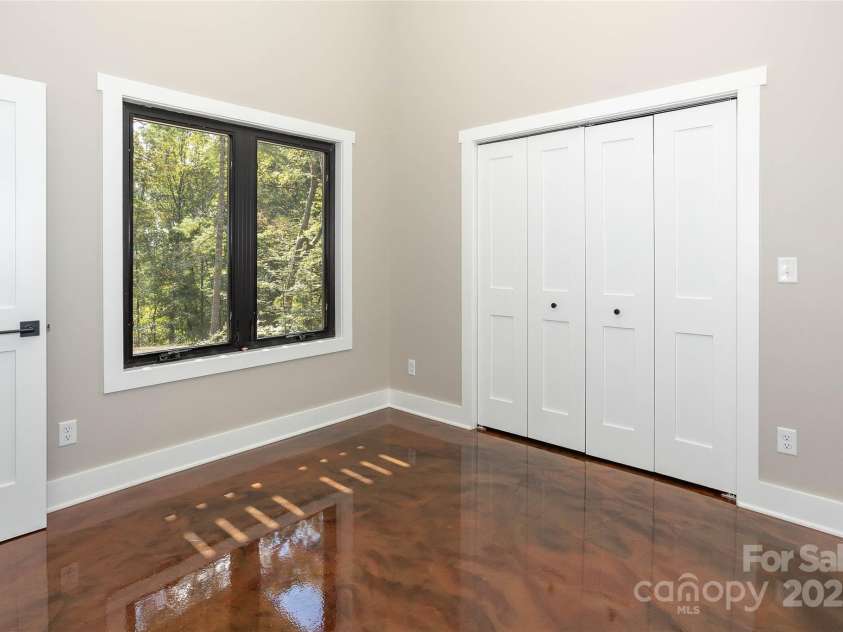 19 Terrace Forest Trail, Horse Shoe, NC 28742.  MLS# CAR4306634, YatesRealty ID 21214. 