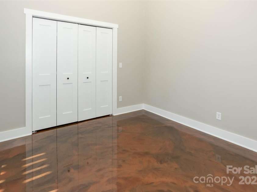 19 Terrace Forest Trail, Horse Shoe, NC 28742.  MLS# CAR4306634, YatesRealty ID 21214. 