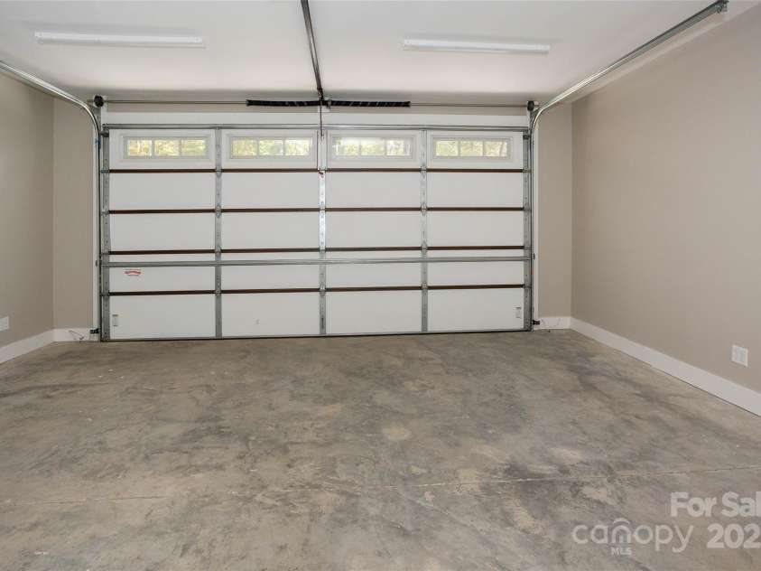 19 Terrace Forest Trail, Horse Shoe, NC 28742.  MLS# CAR4306634, YatesRealty ID 21214. 