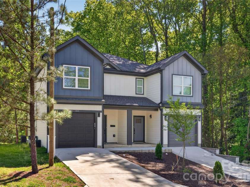 1933 St Mark Street, Charlotte, NC 28216.  MLS# CAR4372526, YatesRealty ID 21215. 
