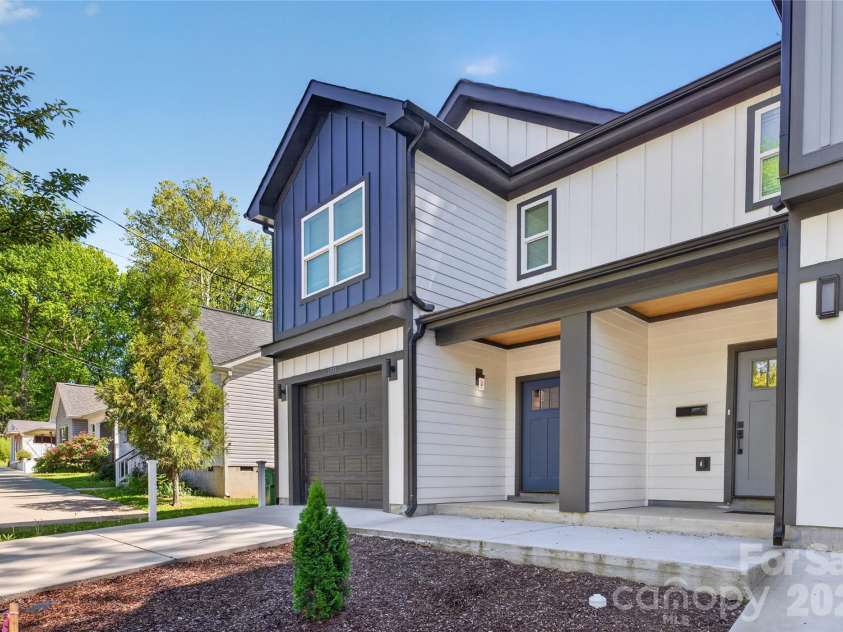 1933 St Mark Street, Charlotte, NC 28216.  MLS# CAR4372526, YatesRealty ID 21215. 