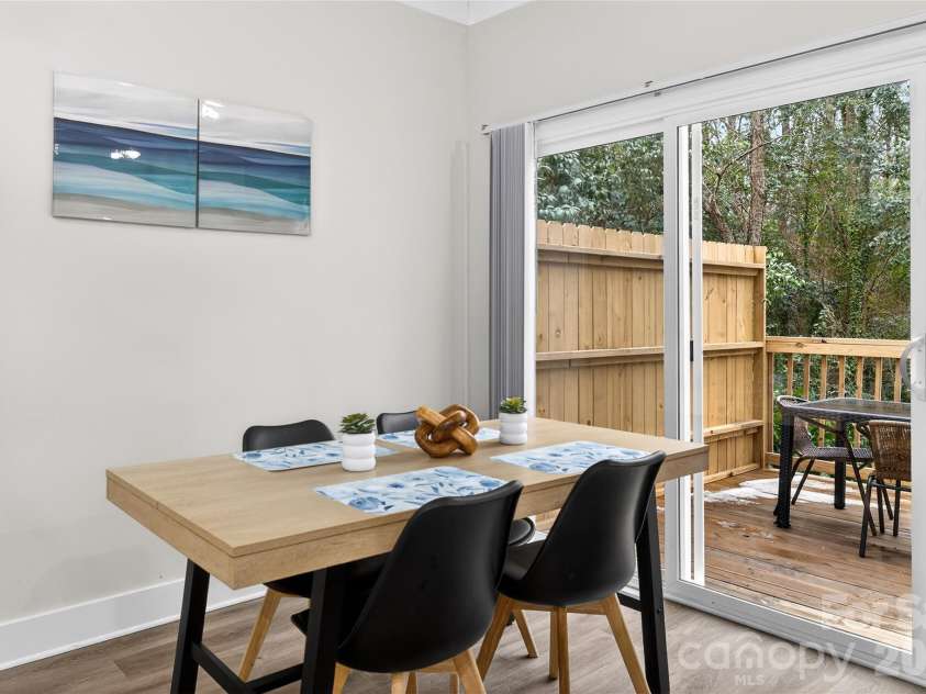1933 St Mark Street, Charlotte, NC 28216.  MLS# CAR4372526, YatesRealty ID 21215. 