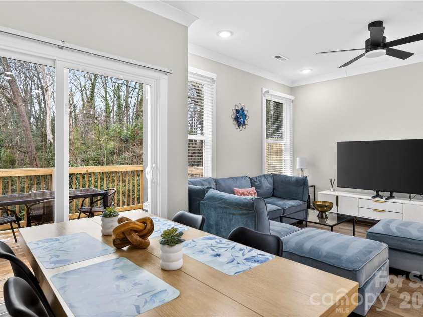 1933 St Mark Street, Charlotte, NC 28216.  MLS# CAR4372526, YatesRealty ID 21215. 