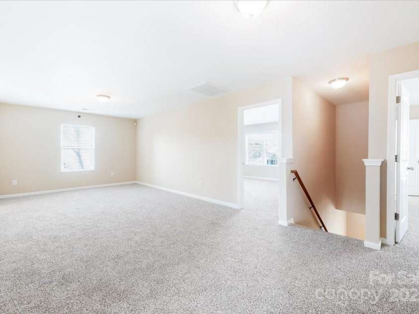 5879 Odenton Lane, Pfafftown, NC 27040.  MLS# CAR4217306, YatesRealty ID 21215. 