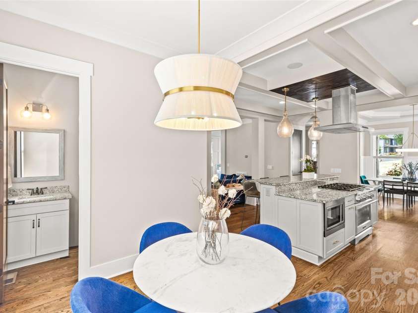 815 Kingston Avenue, Charlotte, NC 28203.  MLS# CAR4368135, YatesRealty ID 21216. 