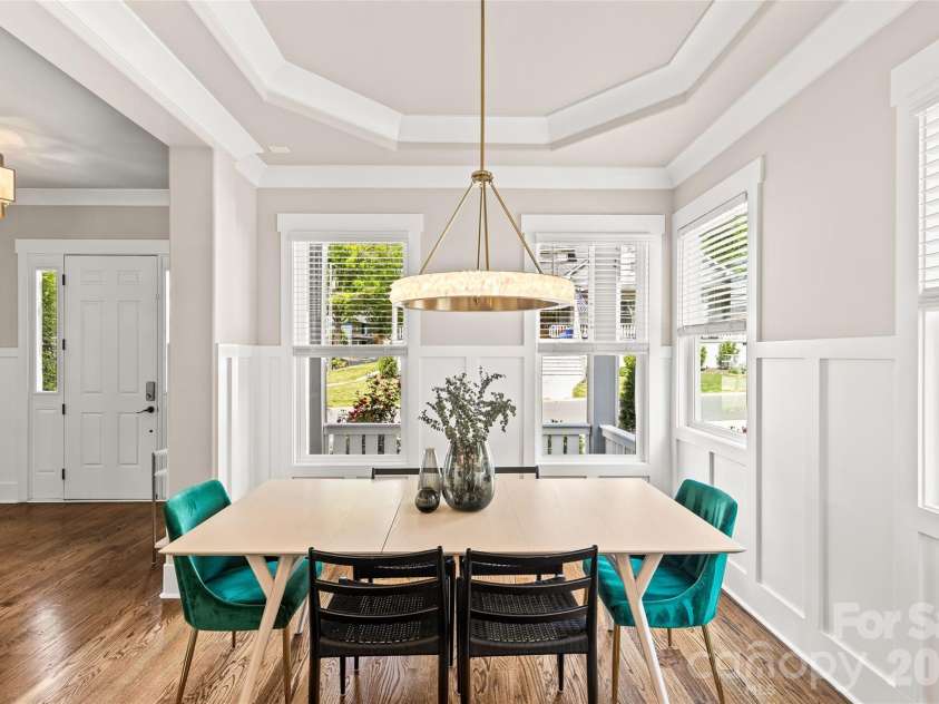 815 Kingston Avenue, Charlotte, NC 28203.  MLS# CAR4368135, YatesRealty ID 21216. 