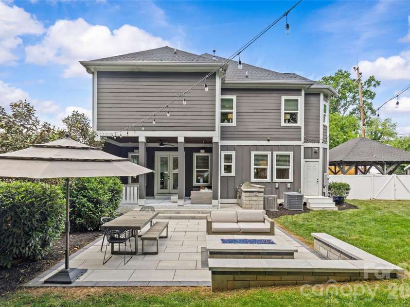 815 Kingston Avenue, Charlotte, NC 28203.  MLS# CAR4368135, YatesRealty ID 21216. 