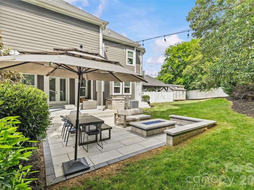 815 Kingston Avenue, Charlotte, NC 28203.  MLS# CAR4368135, YatesRealty ID 21216. 