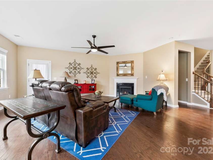 1605 Appledale Court, Fort Mill, SC 29715.  MLS# CAR4217371, YatesRealty ID 21217. Family room, TV Connections above fireplace