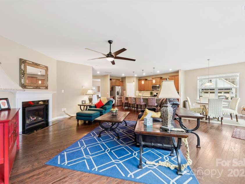 1605 Appledale Court, Fort Mill, SC 29715.  MLS# CAR4217371, YatesRealty ID 21217. Open Concept/Gas Fireplace