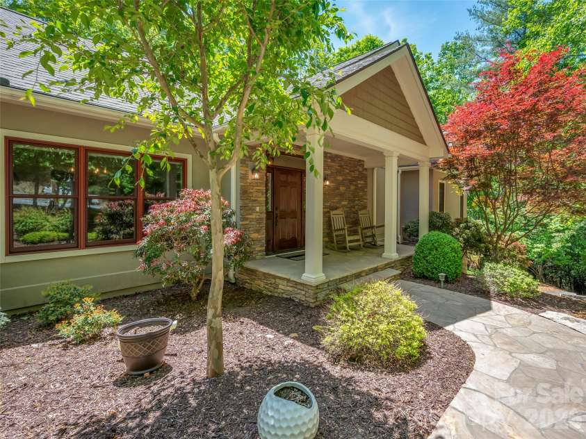 100 Falls Summit Road, Hendersonville, NC 28739.  MLS# CAR4378783, YatesRealty ID 21218. 
