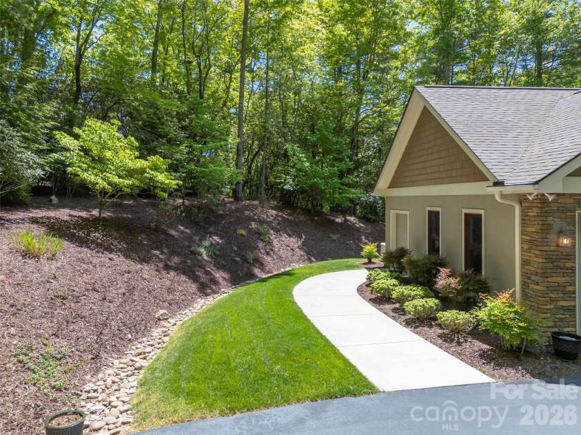 100 Falls Summit Road, Hendersonville, NC 28739.  MLS# CAR4378783, YatesRealty ID 21218. 