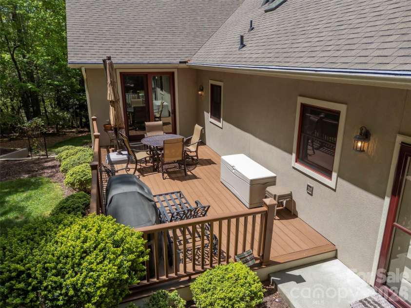 100 Falls Summit Road, Hendersonville, NC 28739.  MLS# CAR4378783, YatesRealty ID 21218. 