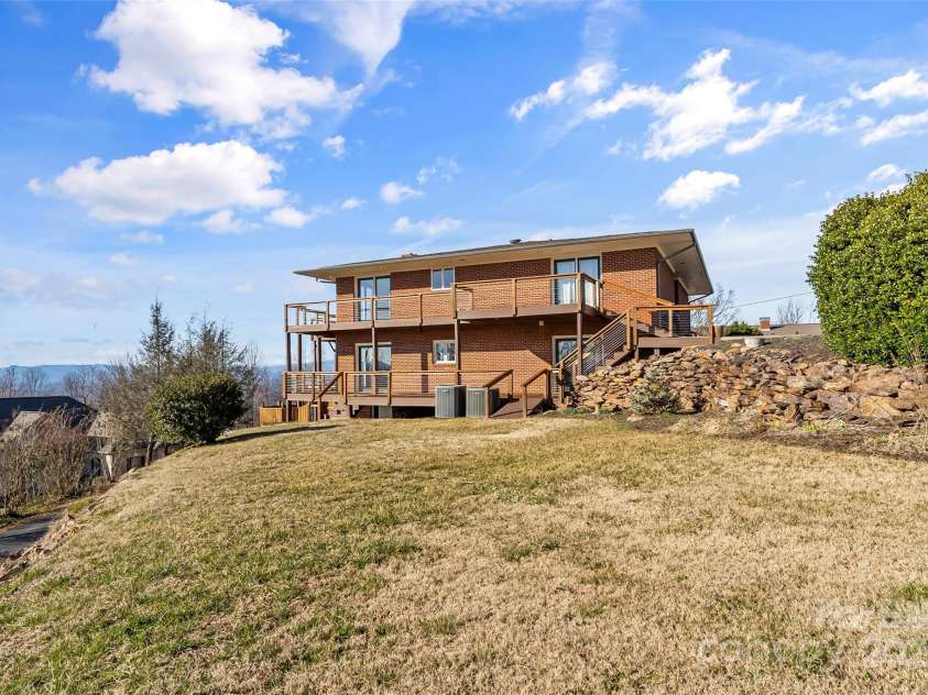 3495 Mountain Ridge Circle, Valdese, NC 28690.  MLS# CAR4227619, YatesRealty ID 21218. 
