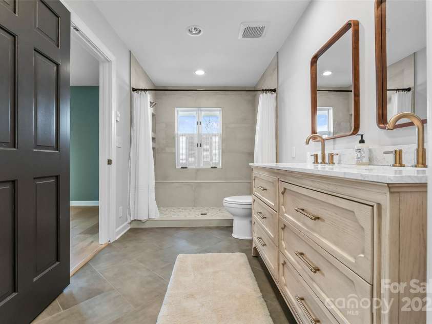 3495 Mountain Ridge Circle, Valdese, NC 28690.  MLS# CAR4227619, YatesRealty ID 21218. 