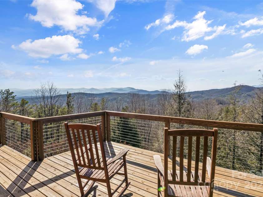 3495 Mountain Ridge Circle, Valdese, NC 28690.  MLS# CAR4227619, YatesRealty ID 21218. 