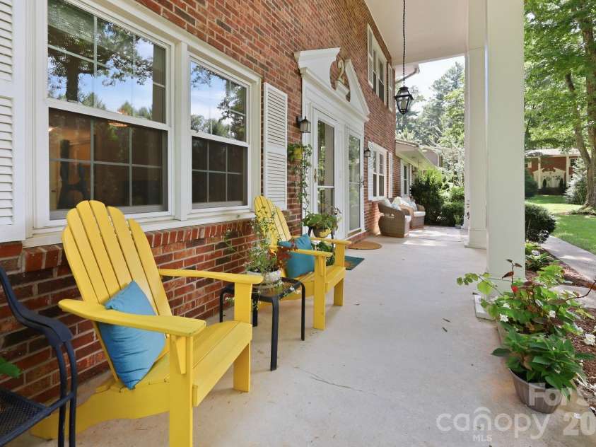 101 Boyd Drive, Flat Rock, NC 28731.  MLS# CAR4406535, YatesRealty ID 21219. 