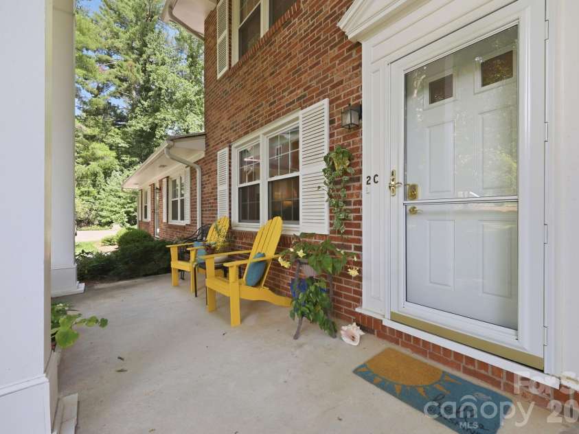 101 Boyd Drive, Flat Rock, NC 28731.  MLS# CAR4406535, YatesRealty ID 21219. 