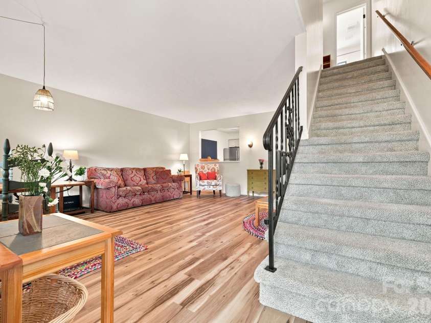 101 Boyd Drive, Flat Rock, NC 28731.  MLS# CAR4406535, YatesRealty ID 21219. 