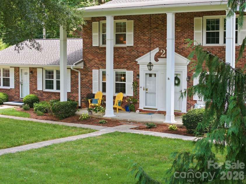 101 Boyd Drive, Flat Rock, NC 28731.  MLS# CAR4406535, YatesRealty ID 21219. 
