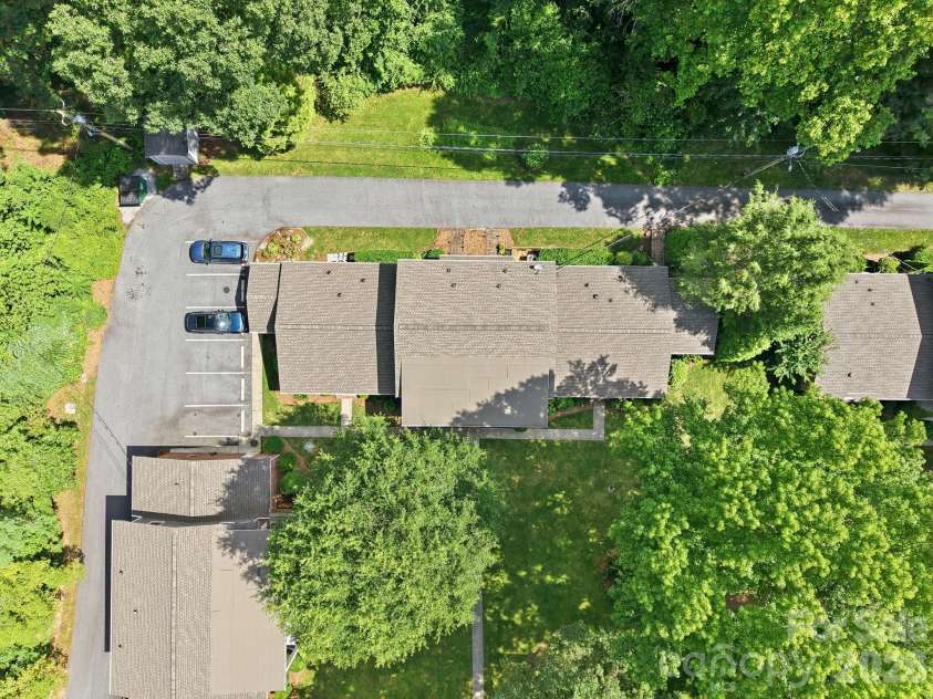 101 Boyd Drive, Flat Rock, NC 28731.  MLS# CAR4406535, YatesRealty ID 21219. 