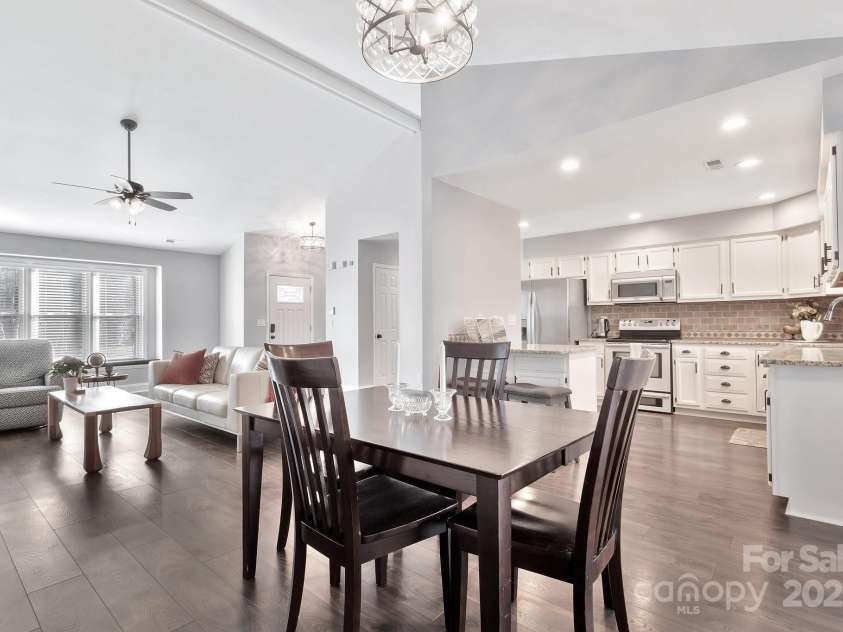 13015 Greycrest Drive, Charlotte, NC 28278.  MLS# CAR4226126, YatesRealty ID 2122. 
