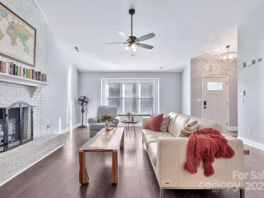 13015 Greycrest Drive, Charlotte, NC 28278.  MLS# CAR4226126, YatesRealty ID 2122. 