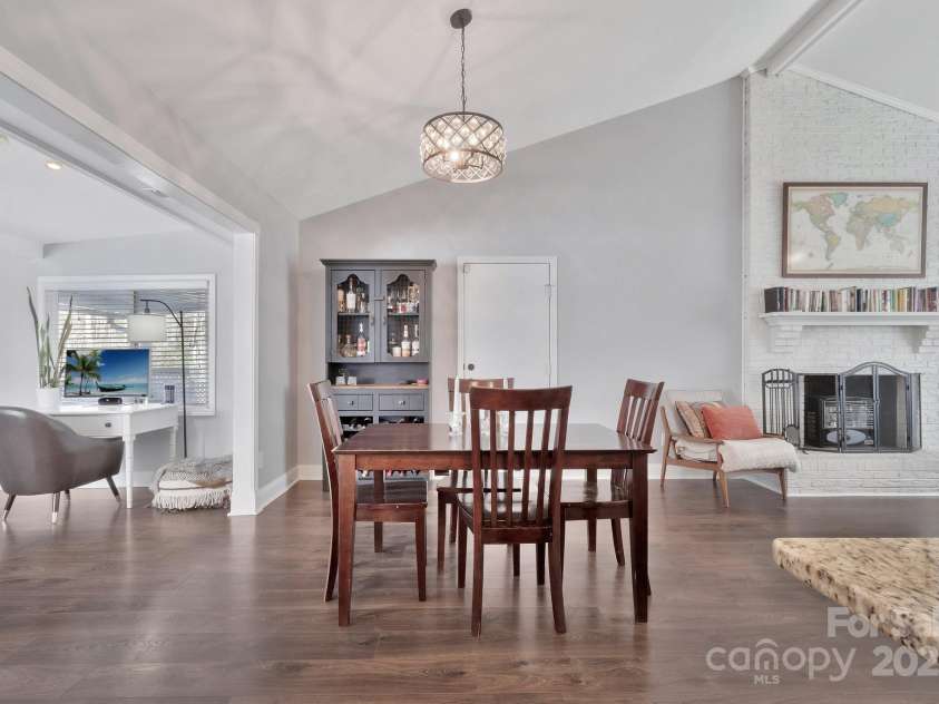 13015 Greycrest Drive, Charlotte, NC 28278.  MLS# CAR4226126, YatesRealty ID 2122. 