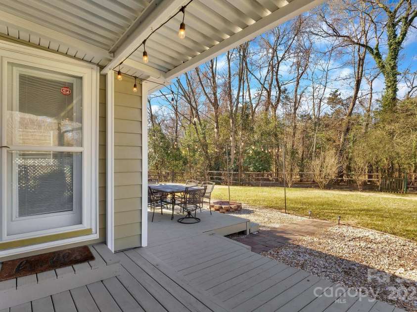 13015 Greycrest Drive, Charlotte, NC 28278.  MLS# CAR4226126, YatesRealty ID 2122. 