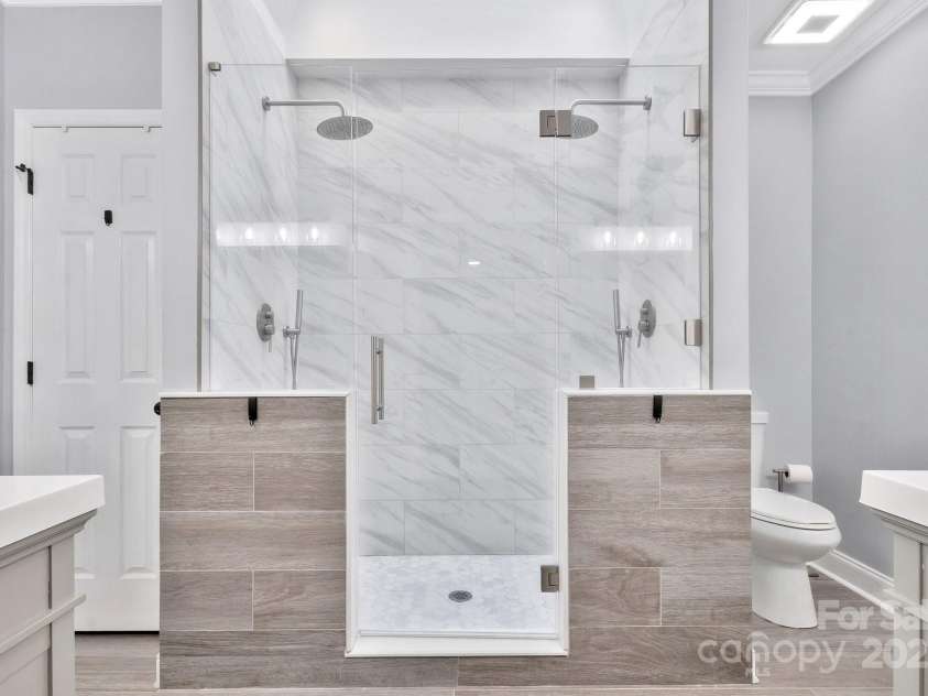13015 Greycrest Drive, Charlotte, NC 28278.  MLS# CAR4226126, YatesRealty ID 2122. 