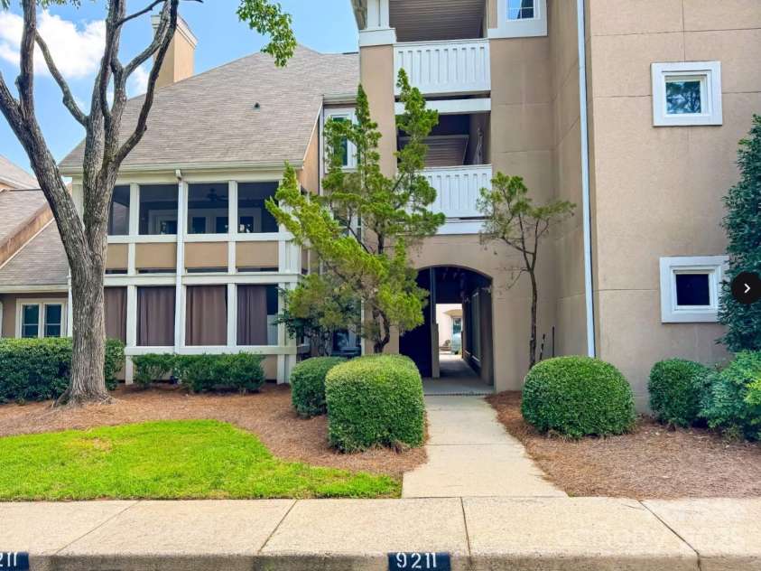 9211 Ravenwing Drive, Charlotte, NC 28262.  MLS# CAR4294301, YatesRealty ID 2122. 