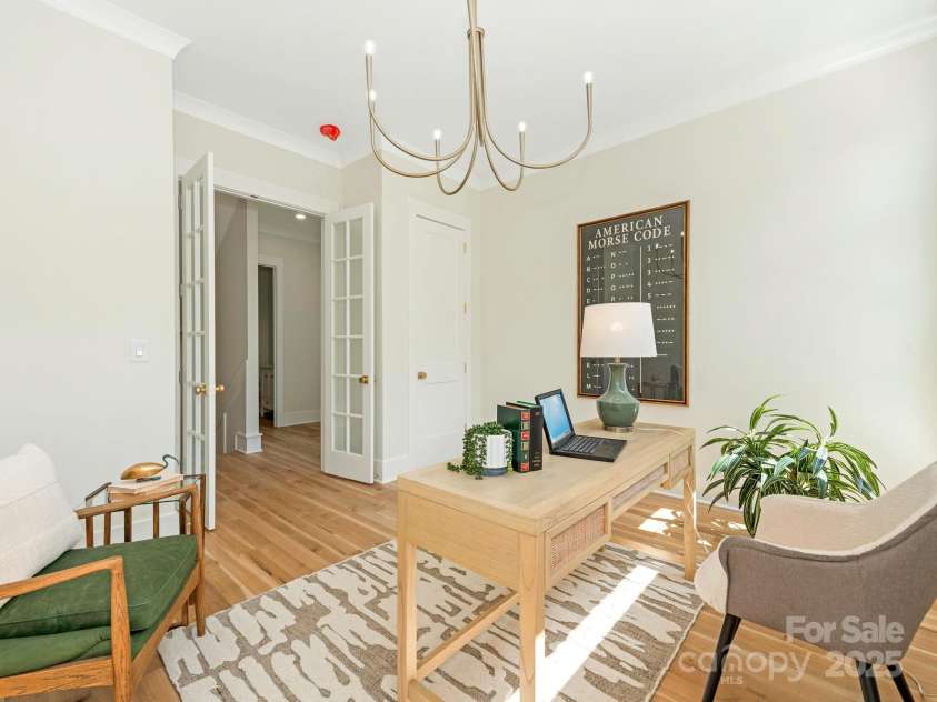 2909 Hanson Drive, Charlotte, NC 28207.  MLS# CAR4242768, YatesRealty ID 21220. 