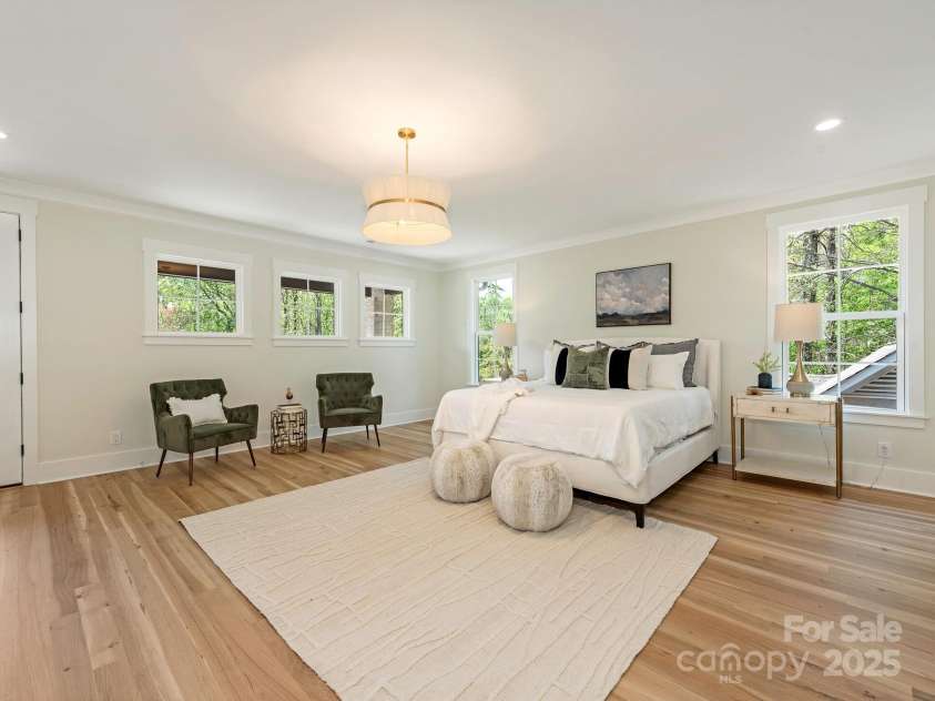 2909 Hanson Drive, Charlotte, NC 28207.  MLS# CAR4242768, YatesRealty ID 21220. 