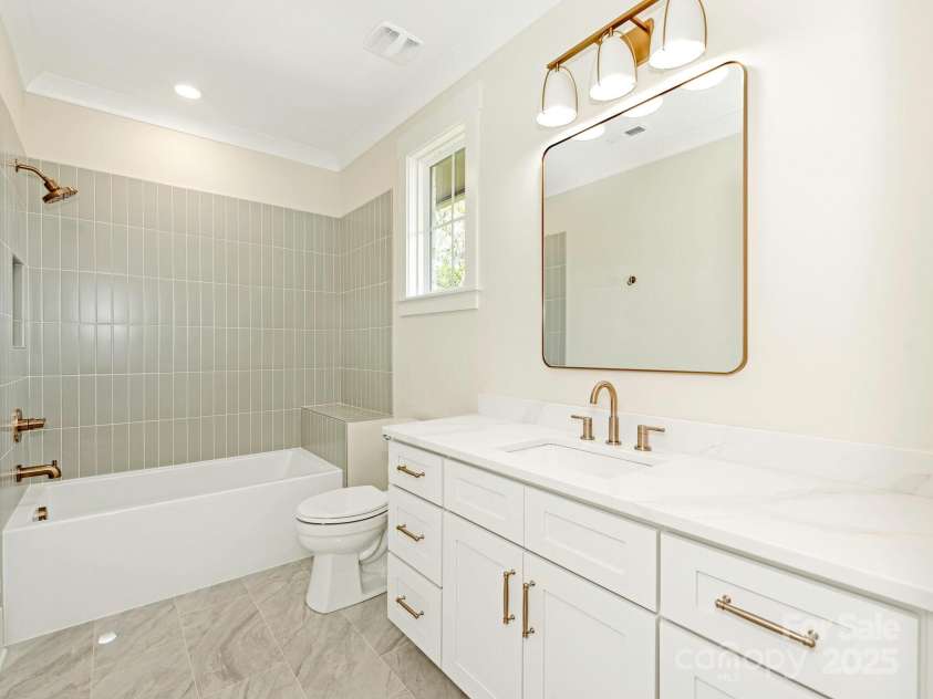 2909 Hanson Drive, Charlotte, NC 28207.  MLS# CAR4242768, YatesRealty ID 21220. 