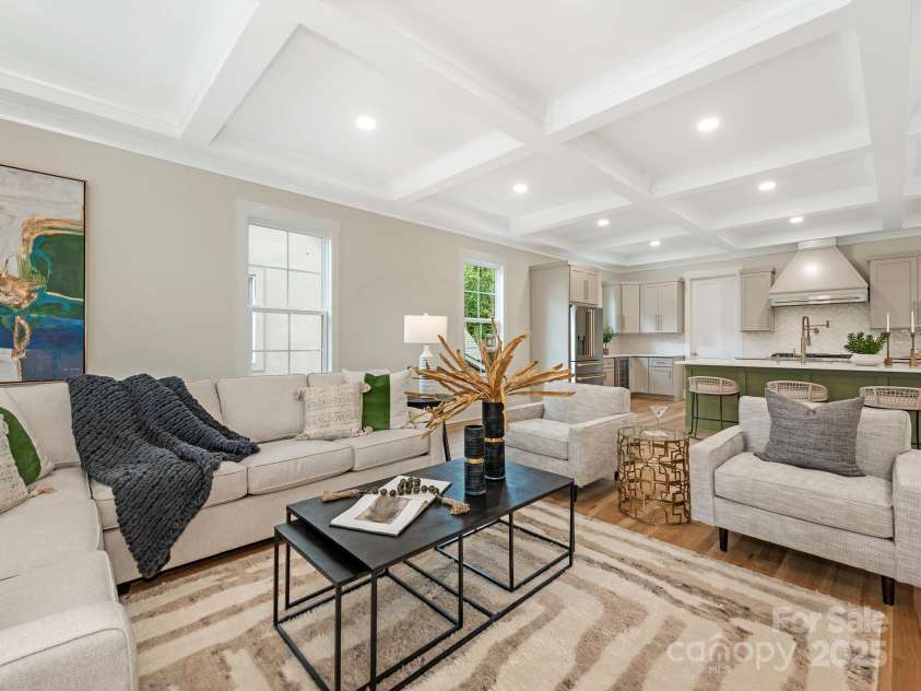 2909 Hanson Drive, Charlotte, NC 28207.  MLS# CAR4242768, YatesRealty ID 21220. 