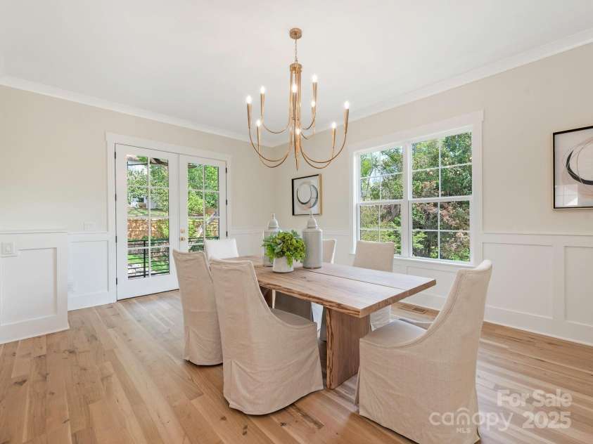2909 Hanson Drive, Charlotte, NC 28207.  MLS# CAR4242768, YatesRealty ID 21220. 