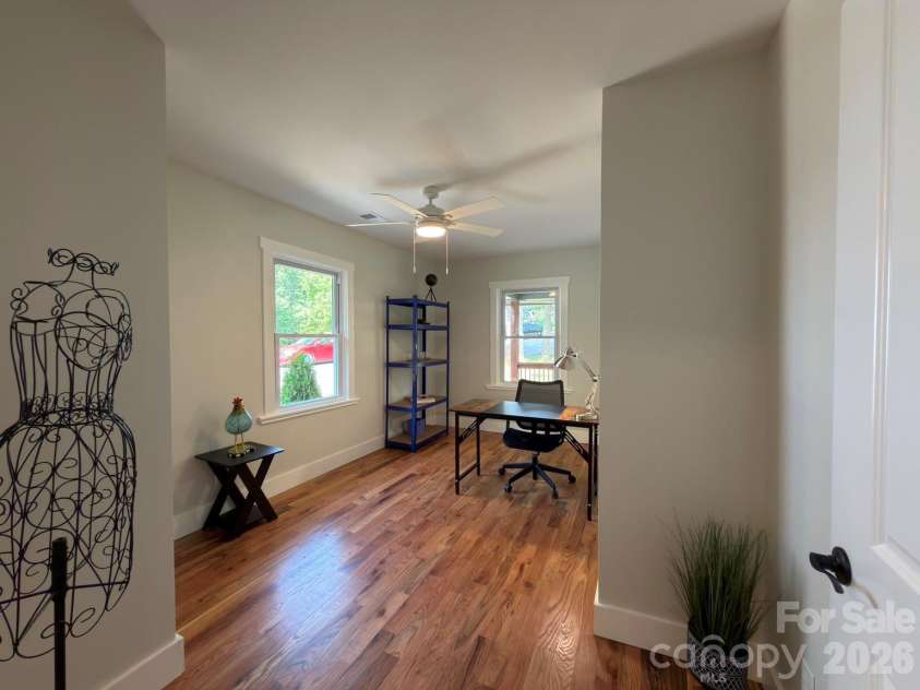 18 Worley Place, Asheville, NC 28806.  MLS# CAR4366279, YatesRealty ID 21222. 2nd bedroom - Main Floor