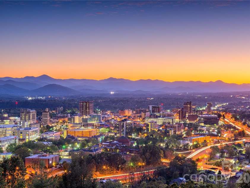 18 Worley Place, Asheville, NC 28806.  MLS# CAR4366279, YatesRealty ID 21222. Downtown AVL