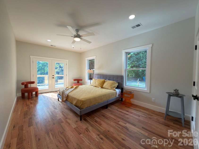 18 Worley Place, Asheville, NC 28806.  MLS# CAR4366279, YatesRealty ID 21222. Primary bedroom