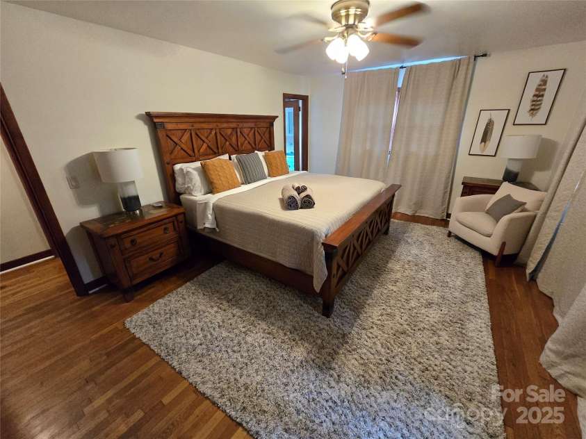 314 Armstrong Avenue, Hendersonville, NC 28739.  MLS# CAR4256357, YatesRealty ID 21222. 
