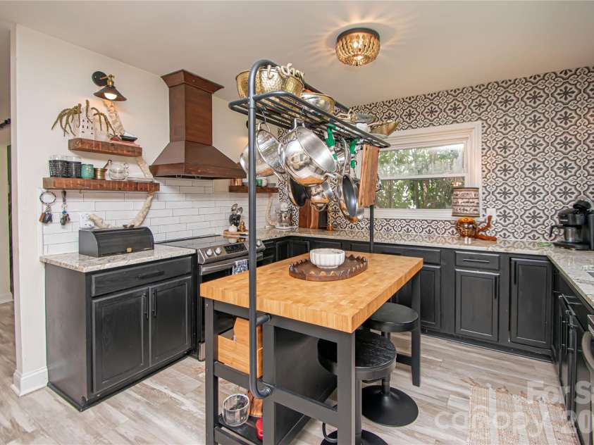 1302 Franklin Street, Monroe, NC 28112.  MLS# CAR4363453, YatesRealty ID 21223. 