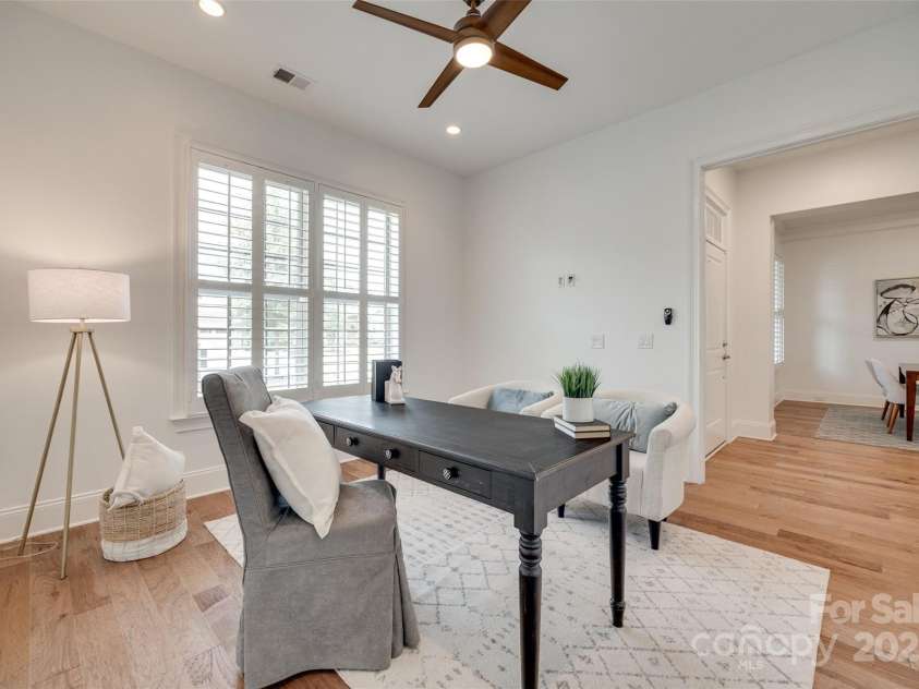 15927 Vale Ridge Drive, Charlotte, NC 28278.  MLS# CAR4257500, YatesRealty ID 21224. 