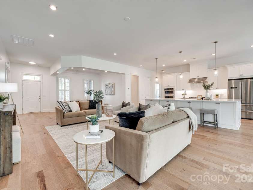 15927 Vale Ridge Drive, Charlotte, NC 28278.  MLS# CAR4257500, YatesRealty ID 21224. 