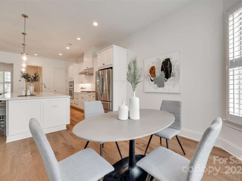 15927 Vale Ridge Drive, Charlotte, NC 28278.  MLS# CAR4257500, YatesRealty ID 21224. 