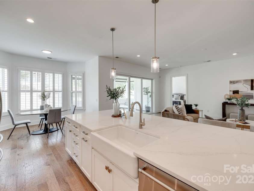 15927 Vale Ridge Drive, Charlotte, NC 28278.  MLS# CAR4257500, YatesRealty ID 21224. 