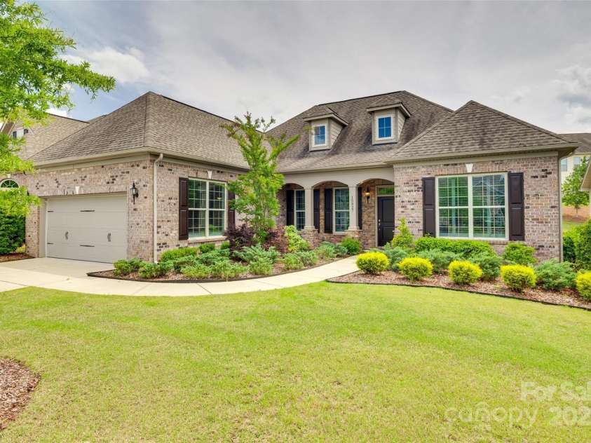 15927 Vale Ridge Drive, Charlotte, NC 28278.  MLS# CAR4257500, YatesRealty ID 21224. 