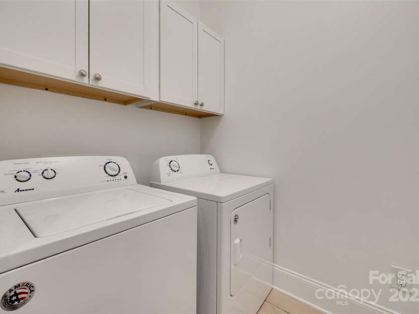 15927 Vale Ridge Drive, Charlotte, NC 28278.  MLS# CAR4257500, YatesRealty ID 21224. 