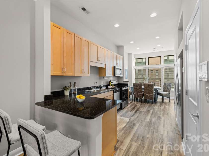 522 New Bern Station Court, Charlotte, NC 28209.  MLS# CAR4377609, YatesRealty ID 21224. 